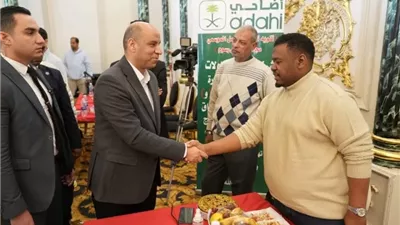وزير العمل يتفقد اختبارات 2800 جزار مرشحين لموسم حج 1446هـ للعمل بالسعودية