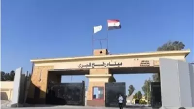 معبر رفح يستقبل دفعة جديدة من العائدين والجرحى الفلسطينيين