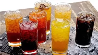 مشروبات رمضان بين الفوائد والمخاطر .. ماذا تختار لصيام صحي؟