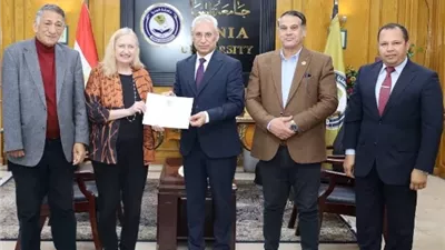 بحث تفعيل اتفاقيةالتعاون مع جامعتي هيلدسهايم وميونخ وجامعة المنيا