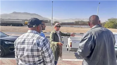 رئيس جهاز السويس الجديدة تتابع تطوير الطرق بالحي الصناعي
