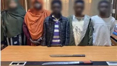 أفارقة يعتدون بأسلحة بيضاء على صاحب صالون حلاقة بالمنيرة