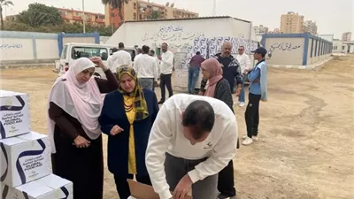 ثريا منصور تتوجه بالشكر لموانئ دبي لتقديم 200 كرتونة مواد غذائية