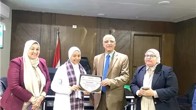 وكيل تعليم قنا يكرم الفائزين في مبادرة «مبرمج في كل بيت»