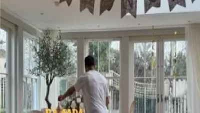 شاهد.. محمد صلاح يحتفل بشهر رمضان الكريم