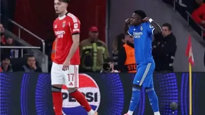 فينيسيوس يغادر مباراة ريال مدريد وبنفيكا بعد تسجيله هدف التقدم