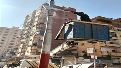 إزالة 56 إعلانًا مخالفًا بعدد من مراكز محافظة كفر الشيخ
