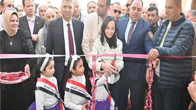 عازر تواصل إفتتاح معارض 