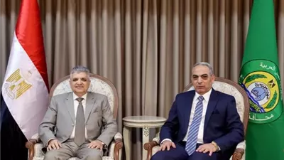 محافظ الإسماعيلية ورئيس هيئة قناة السويس يبحثان التعاون المشترك