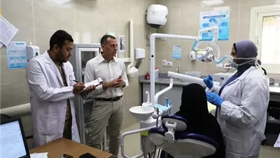 محافظ أسوان يتفقد المنشآت الصحية بمنظومة التأمين الصحى الشامل بال