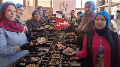 اليوم بشوكة دمنهور 370 وجبة بايد بنات قومى المراة بالبحيرة
