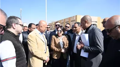 وزيرة الإسكان تتفقد محطة المياه الرئيسية بالشروق