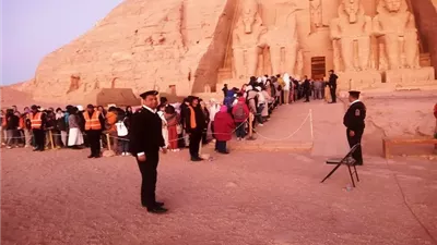 فعاليات حدوث ظاهرة تعامد الشمس بأبو سمبل بحضور أكثر من 2000 سائح