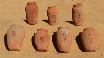 -الكشف عن مجموعة من المقابر الصخرية بقبة الهواء بأسوان