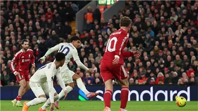 الدوري الإنجليزي.. انطلاق مباراة ليفربول ضد نوتينجهام
