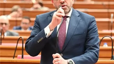 الحسينى يفتح ملف المدارس المؤجرة