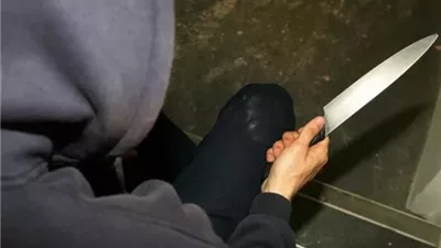 شاب يطعن فتاة بسلاح أبيض عقب رفضها الارتباط به