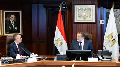 محافظ البنك المركزي يبحث مع وزير التخطيط أوجه التعاون المشترك