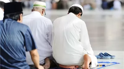 فتوى توضح حكم إدراك الإمام في التشهد الأخير