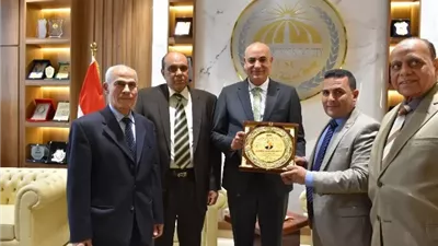 عميد بيطرى السادات يهنى الدكتور ناصر عبد الباري بمنصبه الجديد