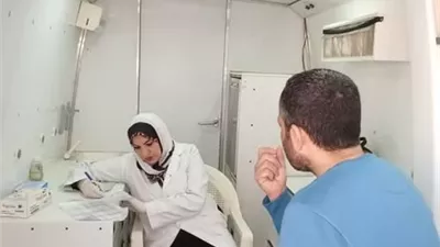 6 عيادات تخصصية في قافلة طبية بمركز شباب ابوجازية بالإسماعيلية