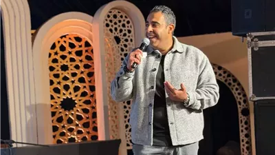 محمد عدوية يشعل حماس الجمهور بسهرة رمضانية بحضور ضخم