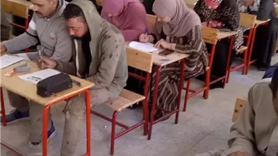 محافظ أسيوط:انتظام امتحانات تعليم الكبارومحوالأمية بمراكزالمحافظة