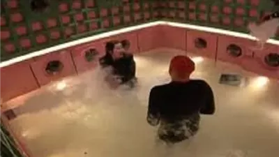 عقب المقلب.. يارا السكرى تضرب رامز جلال بالروسية