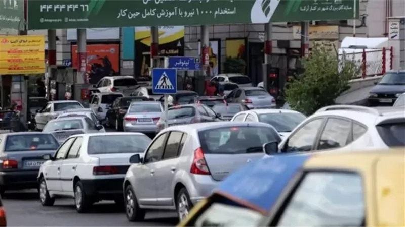 ازحام على محطات الوقود