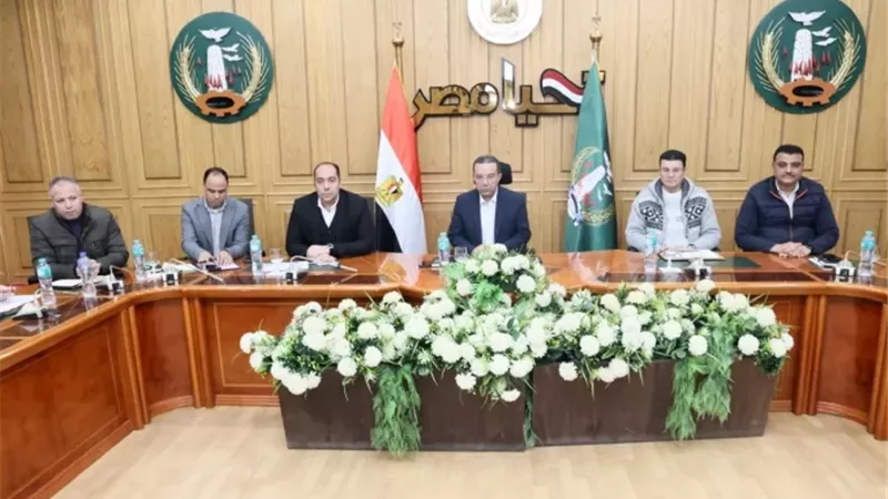 محافظ المنوفية خلال