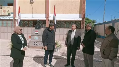 وكيل وزارة التعليم بأسيوط يتابع تجهيز صالة الألعاب الرياضية