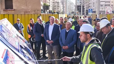 وزير النقل يتابع الموقف التنفيذي لمشروع تطوير ترام الرمل