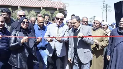 محافظ الأقصر يفتتح مشروع الصرف الصحى بقرية العشى