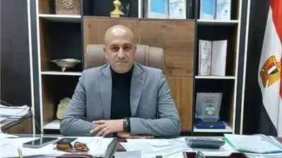 رئيس جهاز مدينة الشروق يضبط نصف طن دواجن من أحد المطاعم الشهيرة.. صور