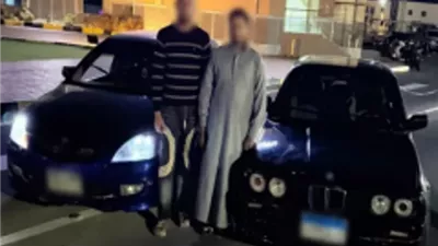 سقوط سائقى ملاكى استعرضا بسيارتهما بالغردقه
