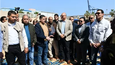 وزير الشباب ومحافظ الإسكندرية يتفقدان منتدى الشباب بأبو قير