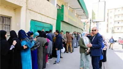 محافظ المنيا يتابع صرف المنحة التموينية