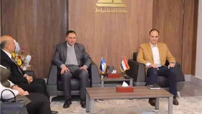 محافظ دمياط يلتقى مع نواب البرلمان