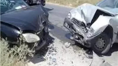 مصرع مواطن وإصابة آخر فى اصطدام سيارتين ملاكى بطريق إسكندرية