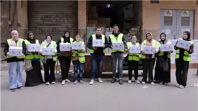 متطوعو الهيئة القبطية الإنجيلية يشاركون في تعبئة كراتين رمضان