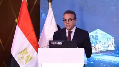 وزير الصحة يشيد بدور 