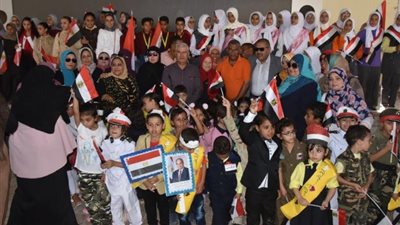 طلاب مطروح يهنئون المحافظ بذكرى انتصارات أكتوبر المجيدة
