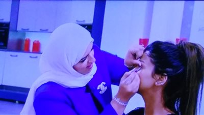 10 خطوات لمكياج كامل وسريع