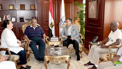 محافظ بني سويف يستقبل وزير الزراعة