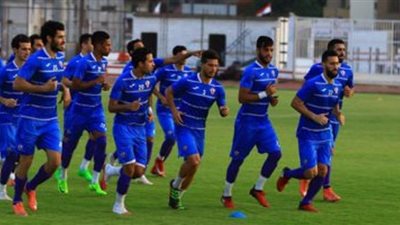 مدرب الزمالك الجديد يظهر فى تدريبات الفريق استعدادا للأهلى