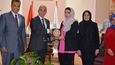 رئيس جامعة الزقازيق يستقبل وفدا من جامعة بنغازى الأهلية
