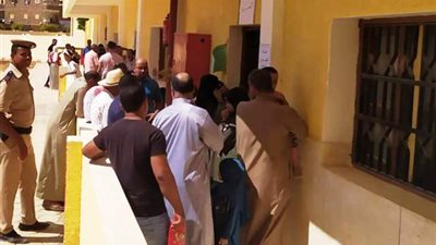 توقيع الكشف الطبى على ٤٥١ مجانا فى قافلة طبية بالوادى الجديد بالصور