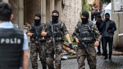 مصرع 3 مدنيين سوريين وإصابة العشرات فى استهداف للجيش التركى