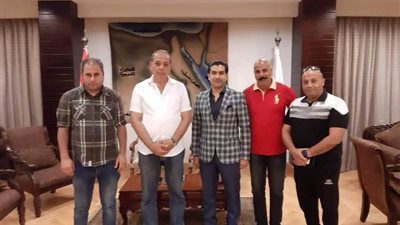 رئيس الاتحاد المصري للميني فوتبول يزور ملاعب ومنشآت مركز شباب الجزيرة استعداداً للبطولة العربية