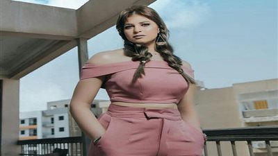 ظهور متألق للفنانة منة جلال في أحدث جلسة تصوير